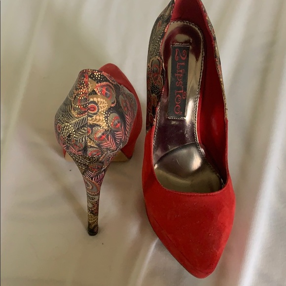 2 Lips Too Red pumps - Picture 2 of 4